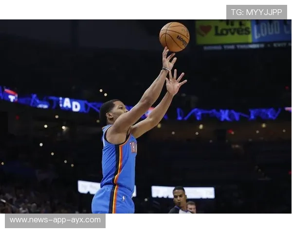 杰伦·威廉姆斯半场爆发击溃巴特勒防线