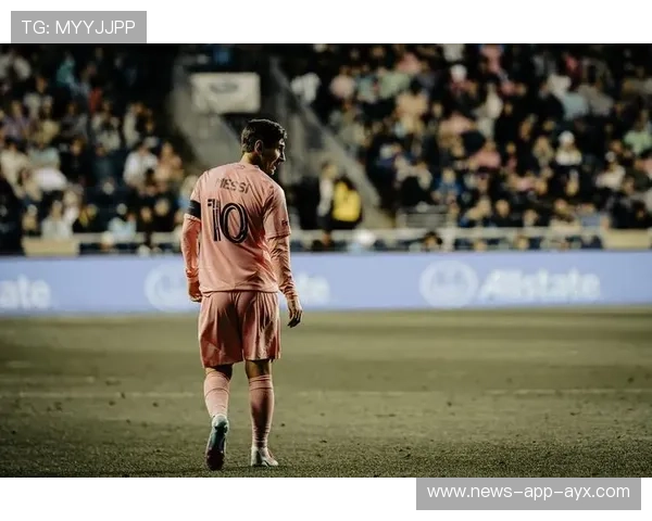 梅西任意球贴网入死角，迈阿密国际领先，梅西mk